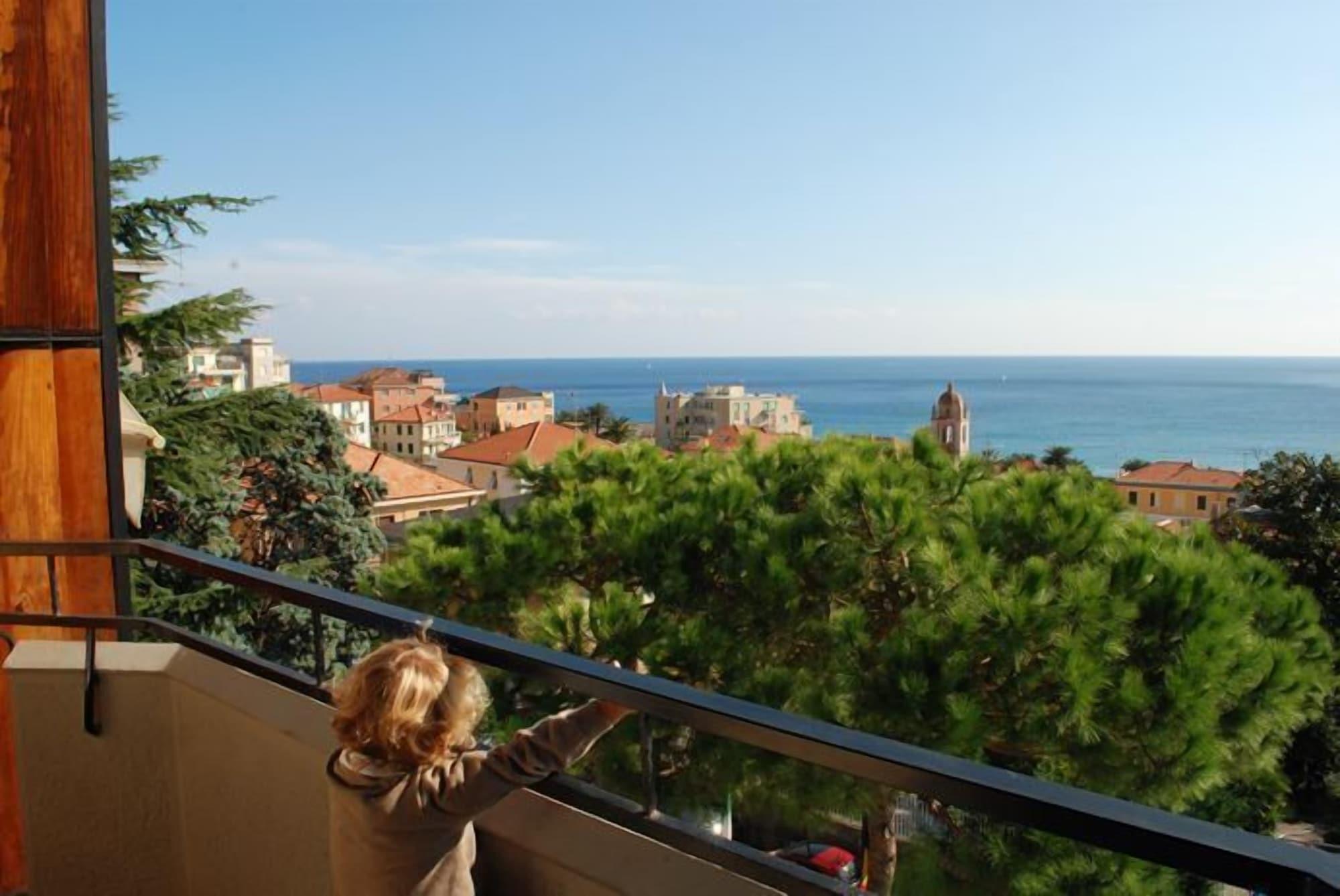 Hotel Palace Varazze Luaran gambar