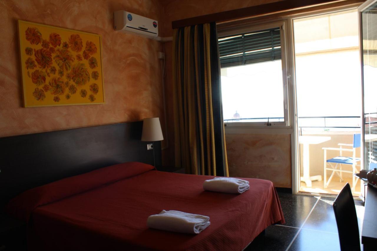 Hotel Palace Varazze Luaran gambar